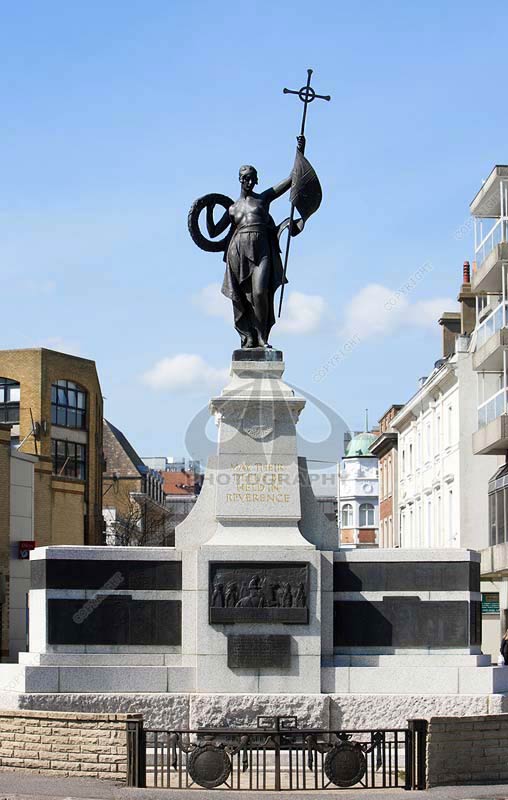 photo of the Remembrance Statue in Folkestone